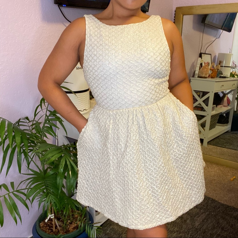Alice + Olivia cream metallic knitted Bouclé dress
